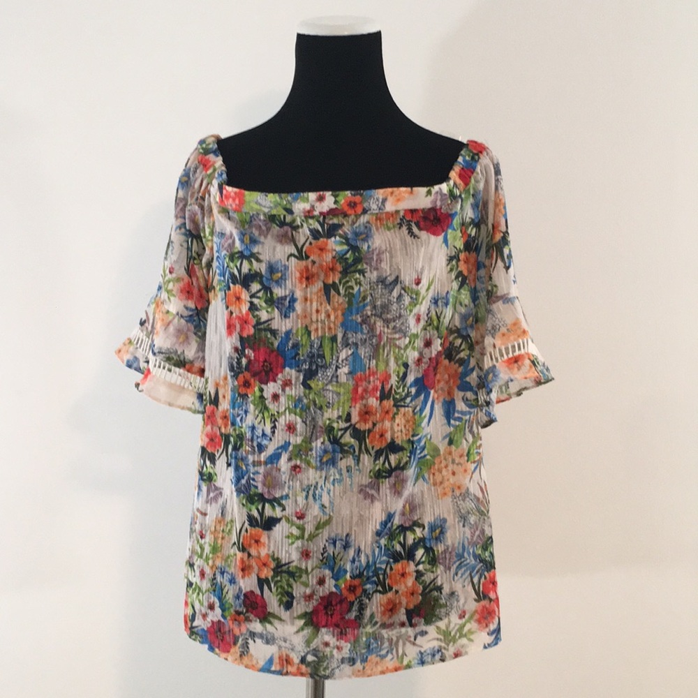 ✅ SOLD NWT Nicole Miller Top / Blouse - Med